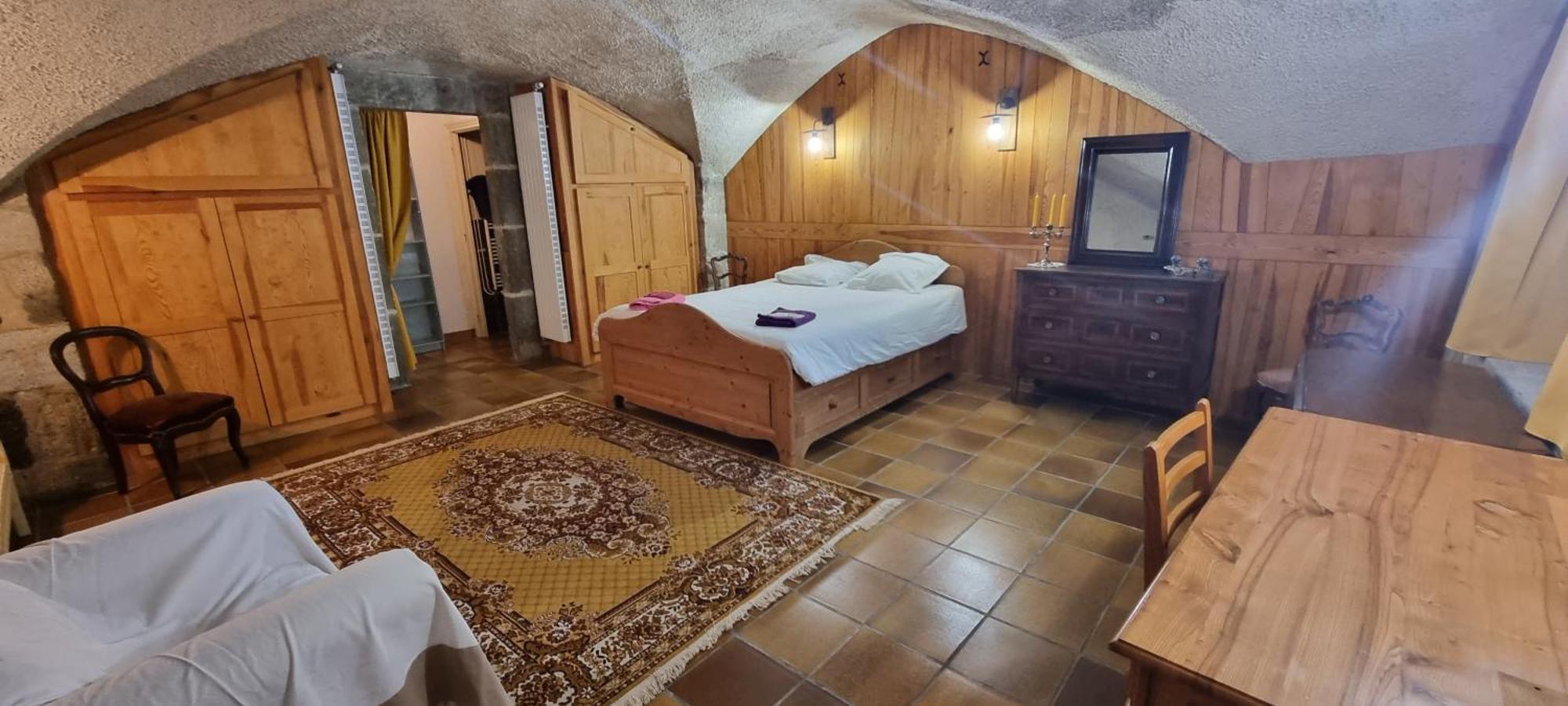 Maison Au Loup: 16th Century Hotel in Old Town Le Puy Exterior photo