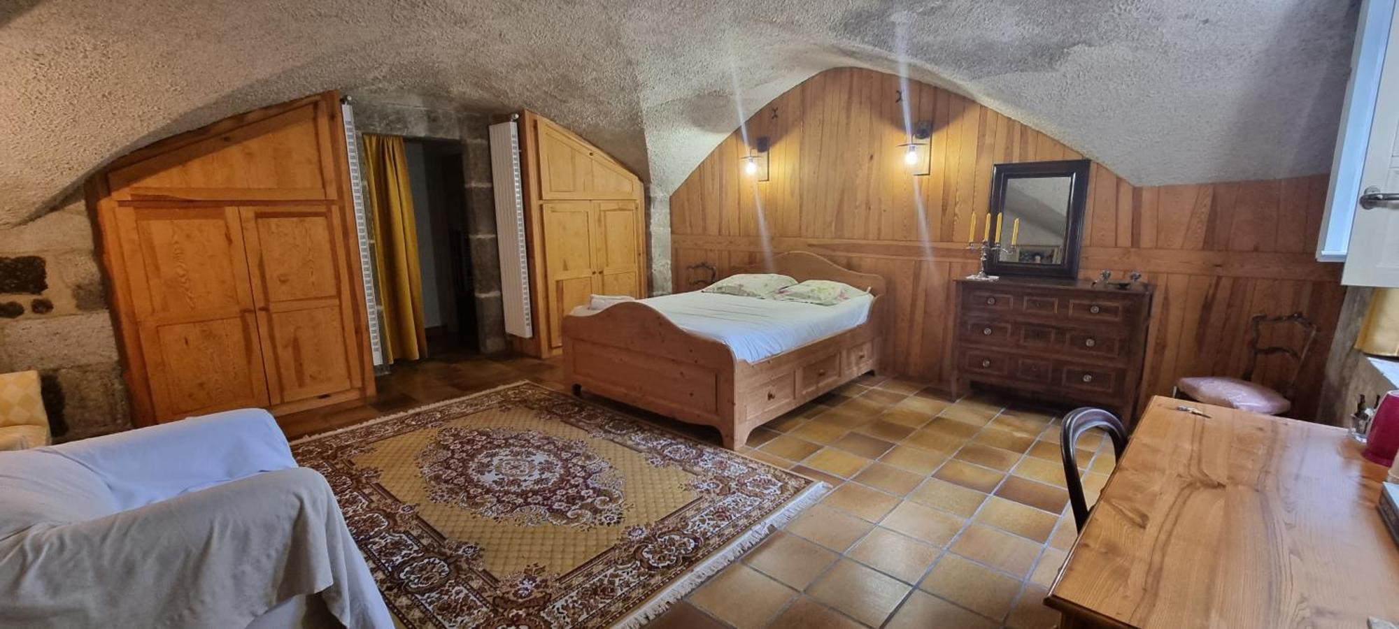 Maison Au Loup: 16th Century Hotel in Old Town Le Puy Exterior photo